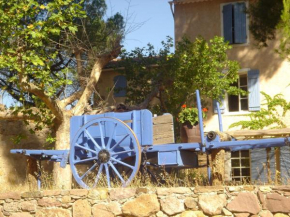 Отель Domaine De Sigalous  Пьеррефе-Дю-Вар